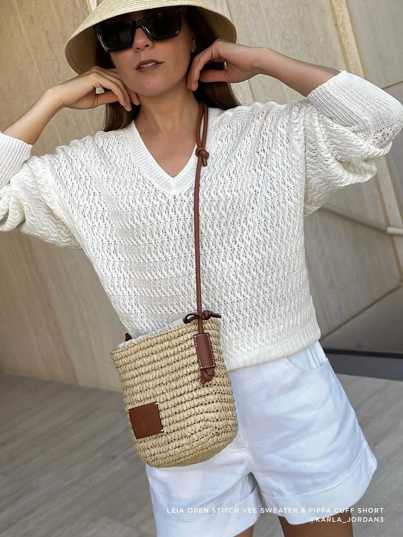 The Leia Open Stitch Vee 10