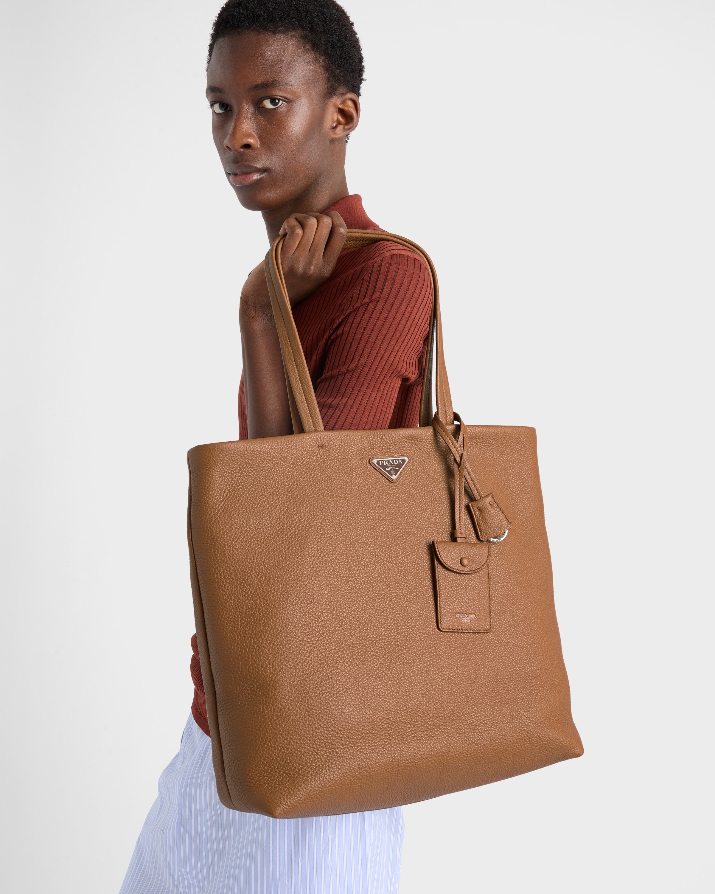Leather tote - 8