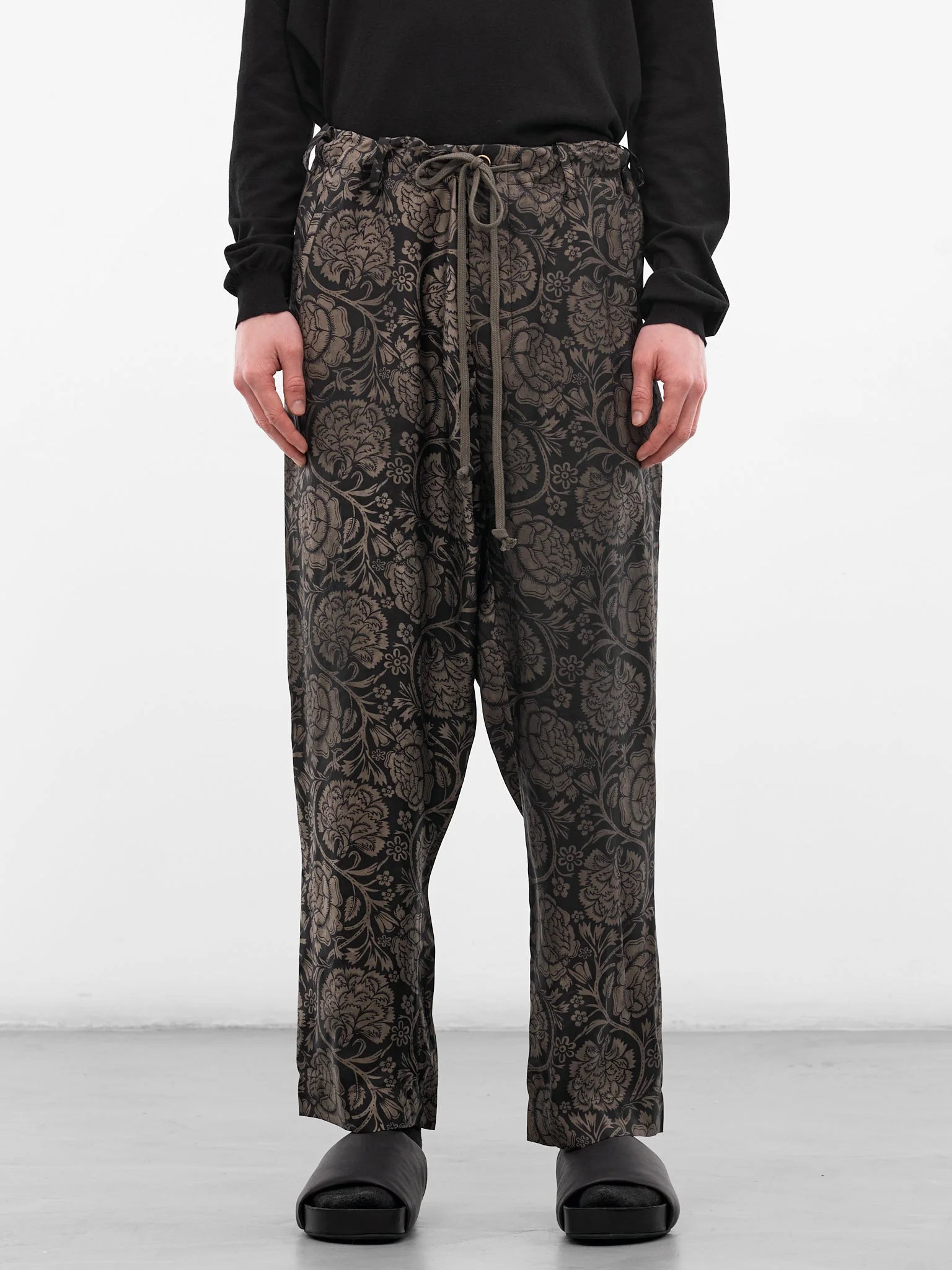 Black Graphic Relaxed Perch Pants - 1