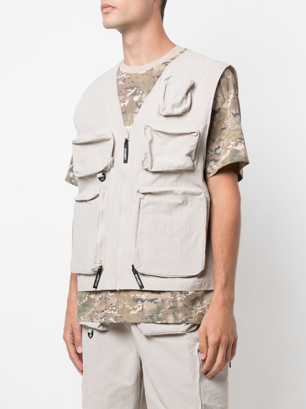 Approach multiple-pocket vest - 3