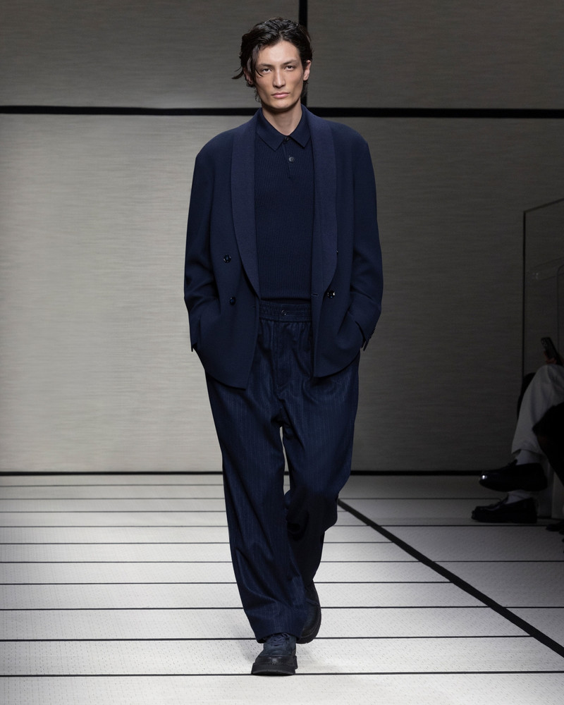 DOUBLE-BREASTED JACKET IN VIRGIN WOOL AND CANNETÉ VISCOSE 6