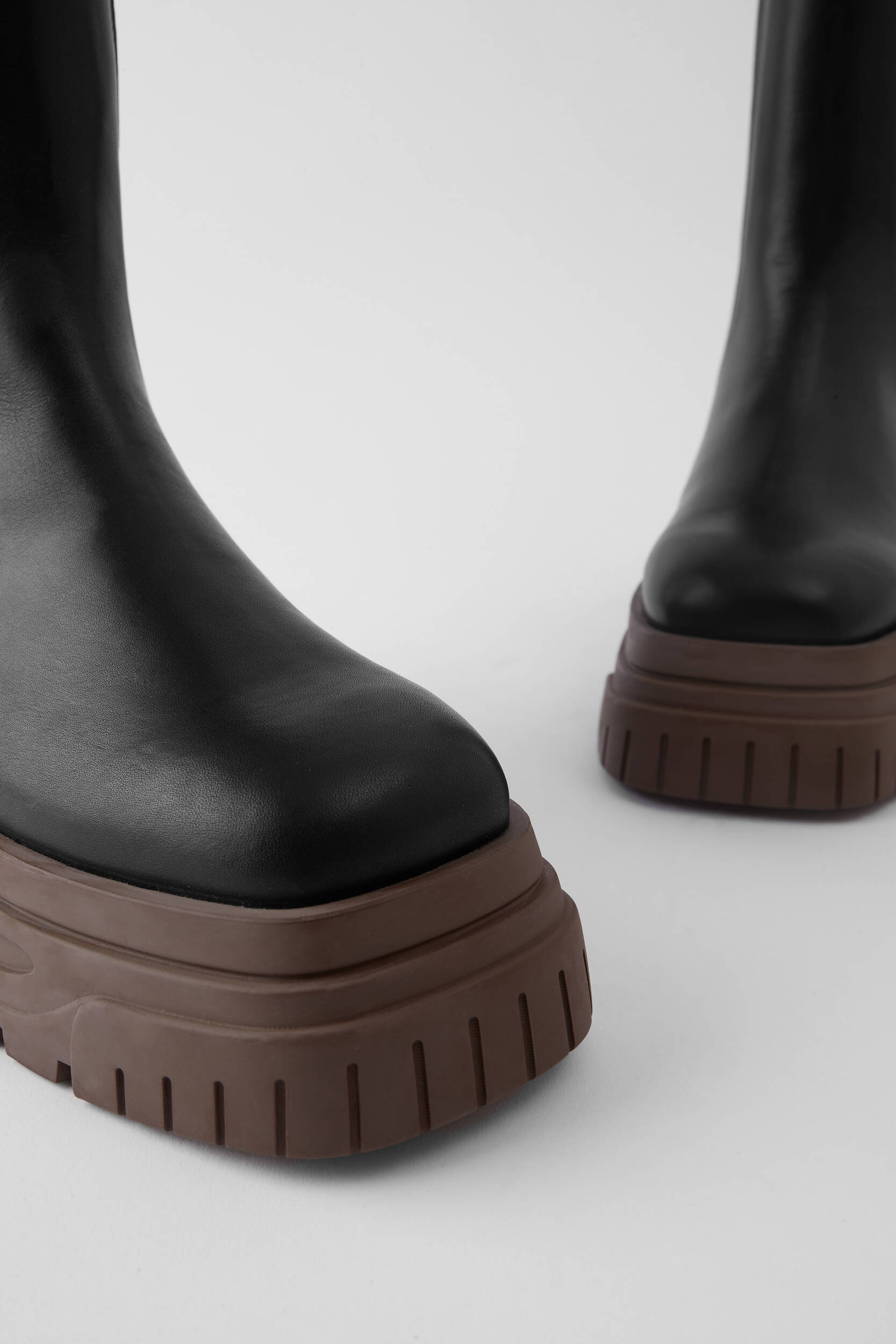 Blyde Chelsea Boot - 6