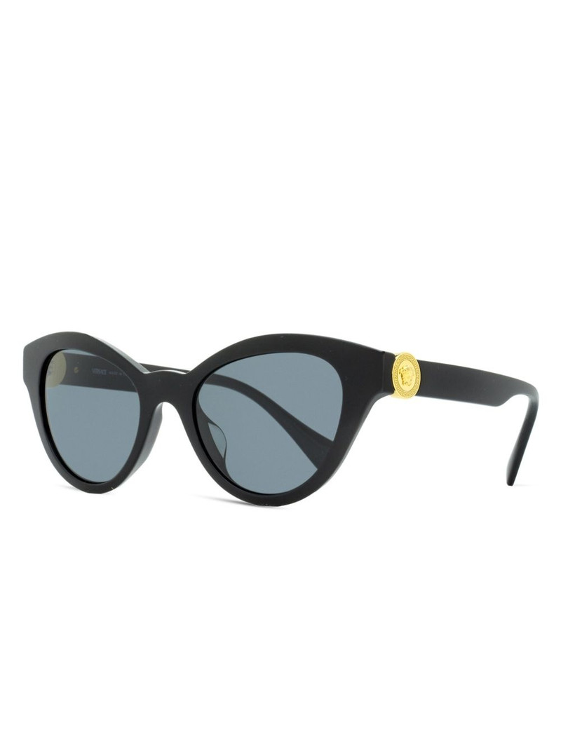 VERSACE cat-eye sunglasses outlook
