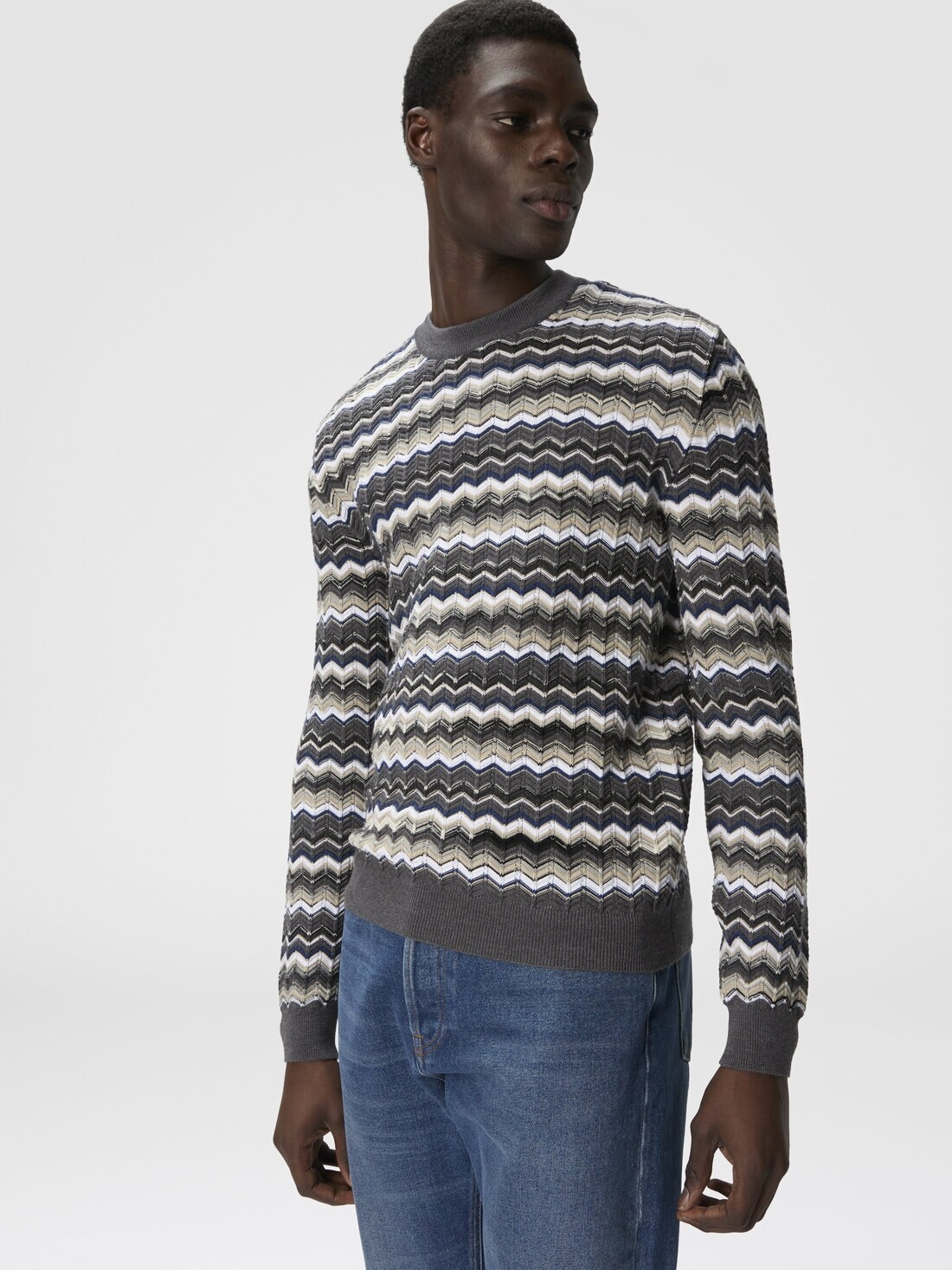 Crew Neck Sweater with Zigzag Pattern - 4