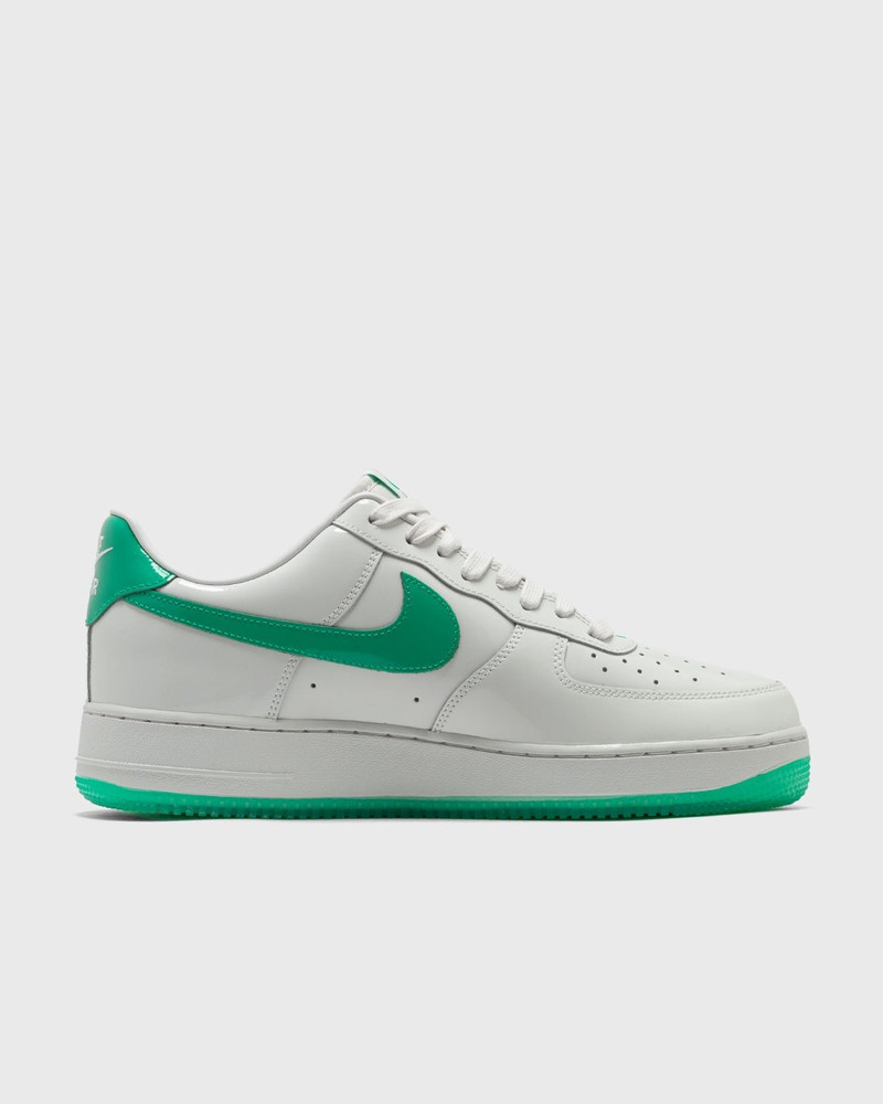 Nike AIR FORCE 1 '07 PRM outlook