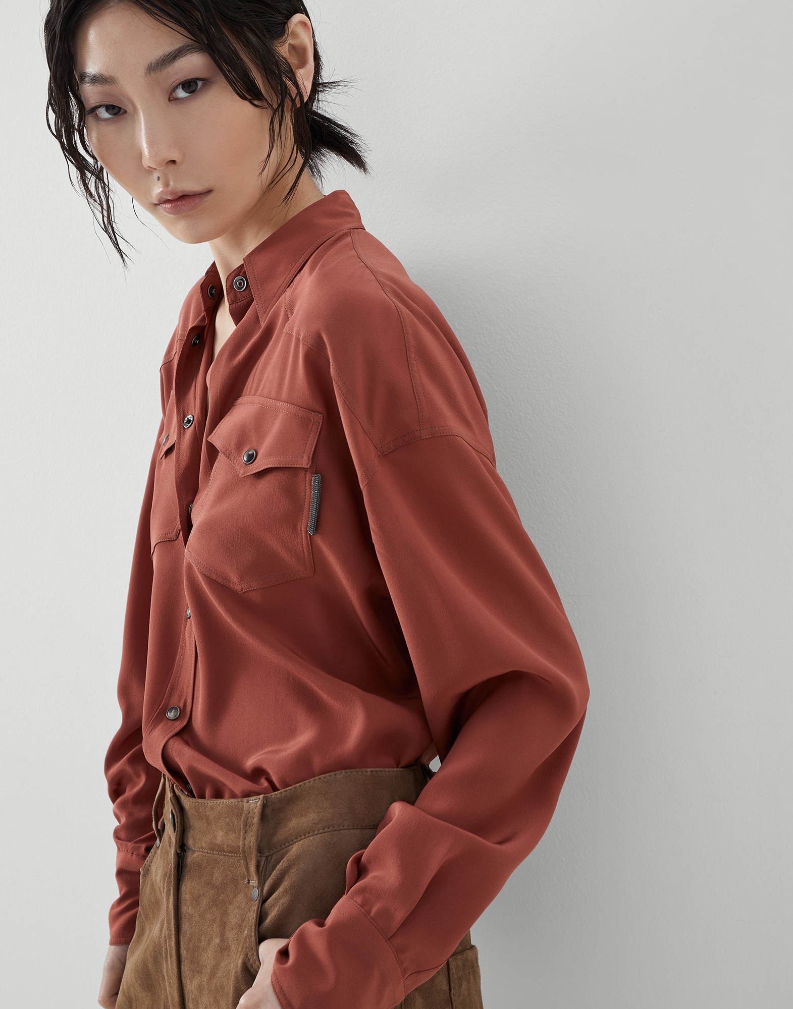 Silk crêpe de Chine shirt with shiny tab - 4