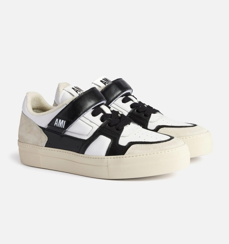 Low-Top Ami De Coeur Sneakers 3