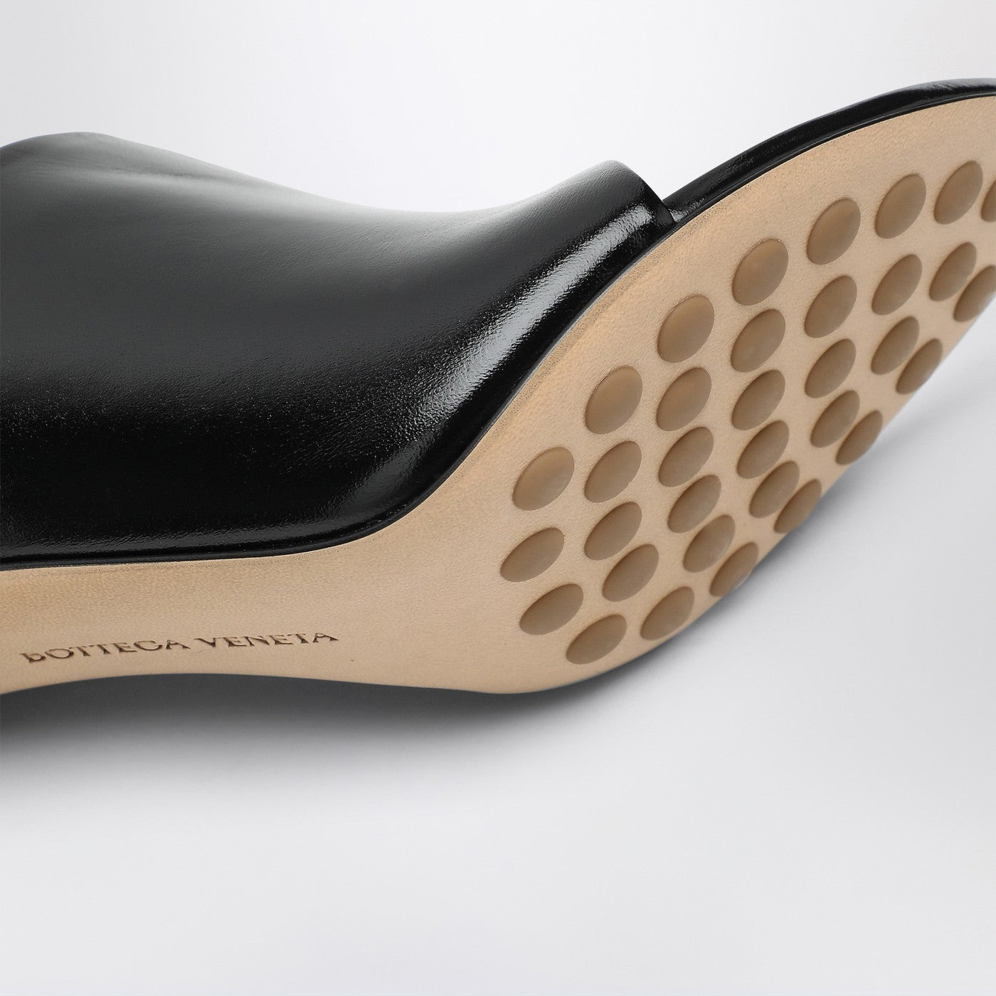 Bottega Veneta Women Black Leather Rana Mule - 6