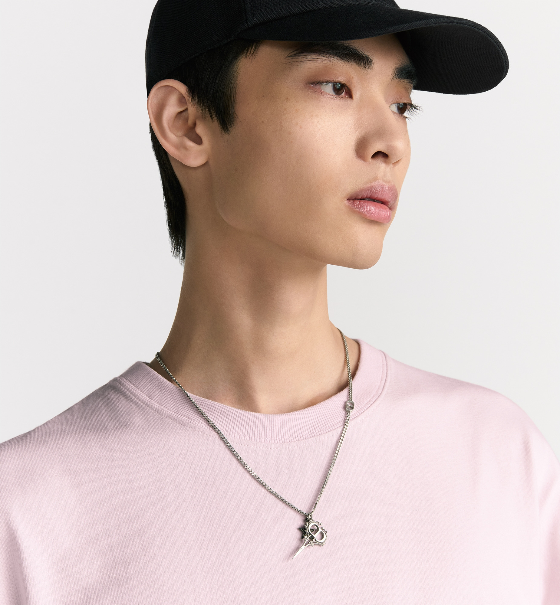 Dior Black Star Pendant Necklace - 2