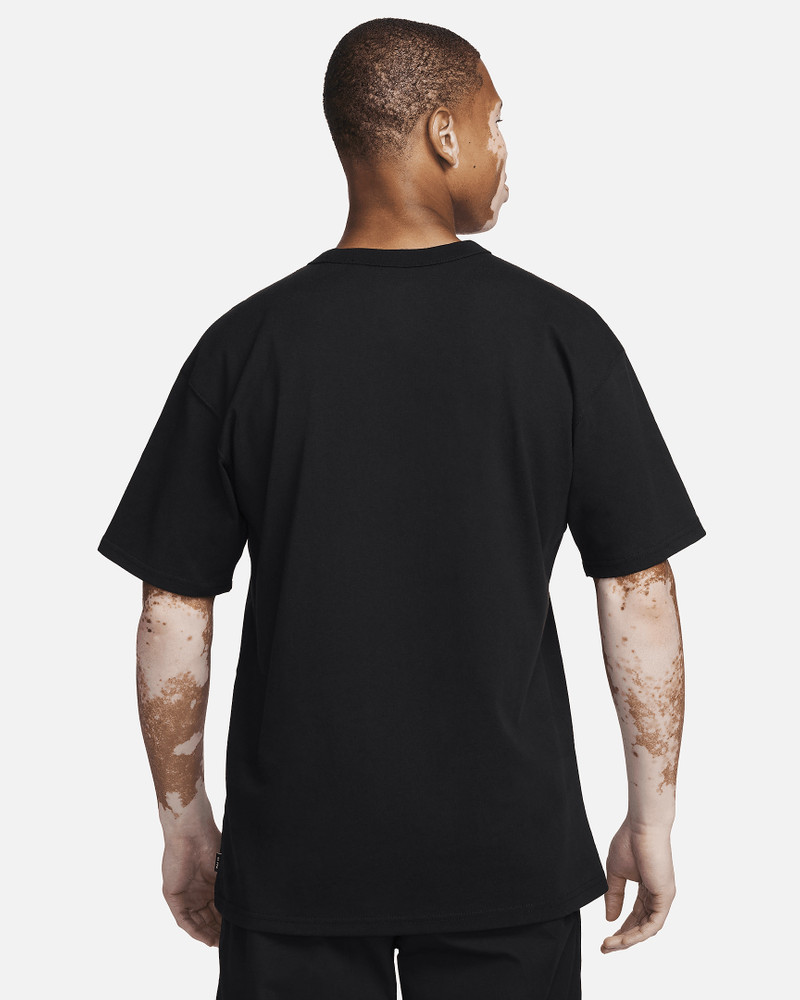 Nike Nike Sportswear Premium Essentials Men's Pocket T-Shirt outlook