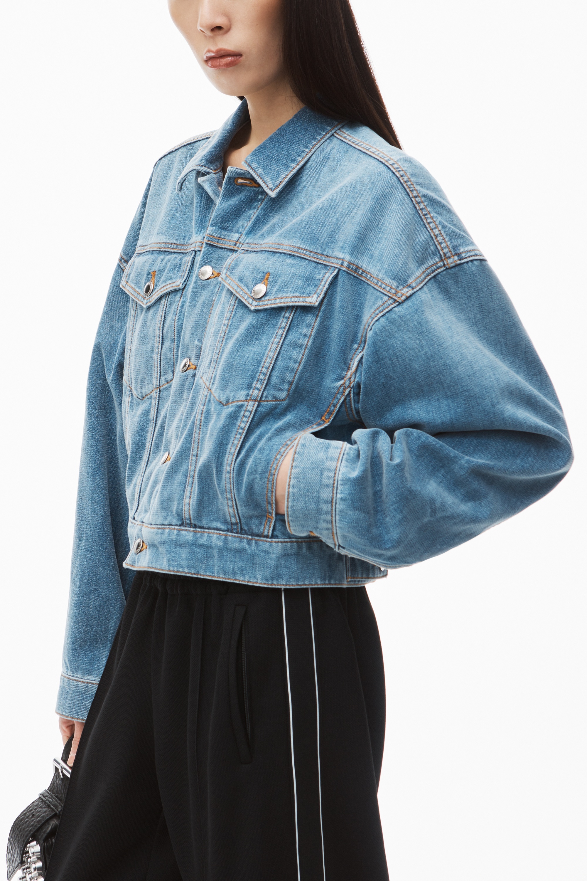 oversized trucker jacket in washed denim - 3