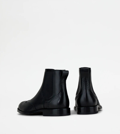 Tod's ANKLE BOOTS IN LEATHER - BLACK outlook