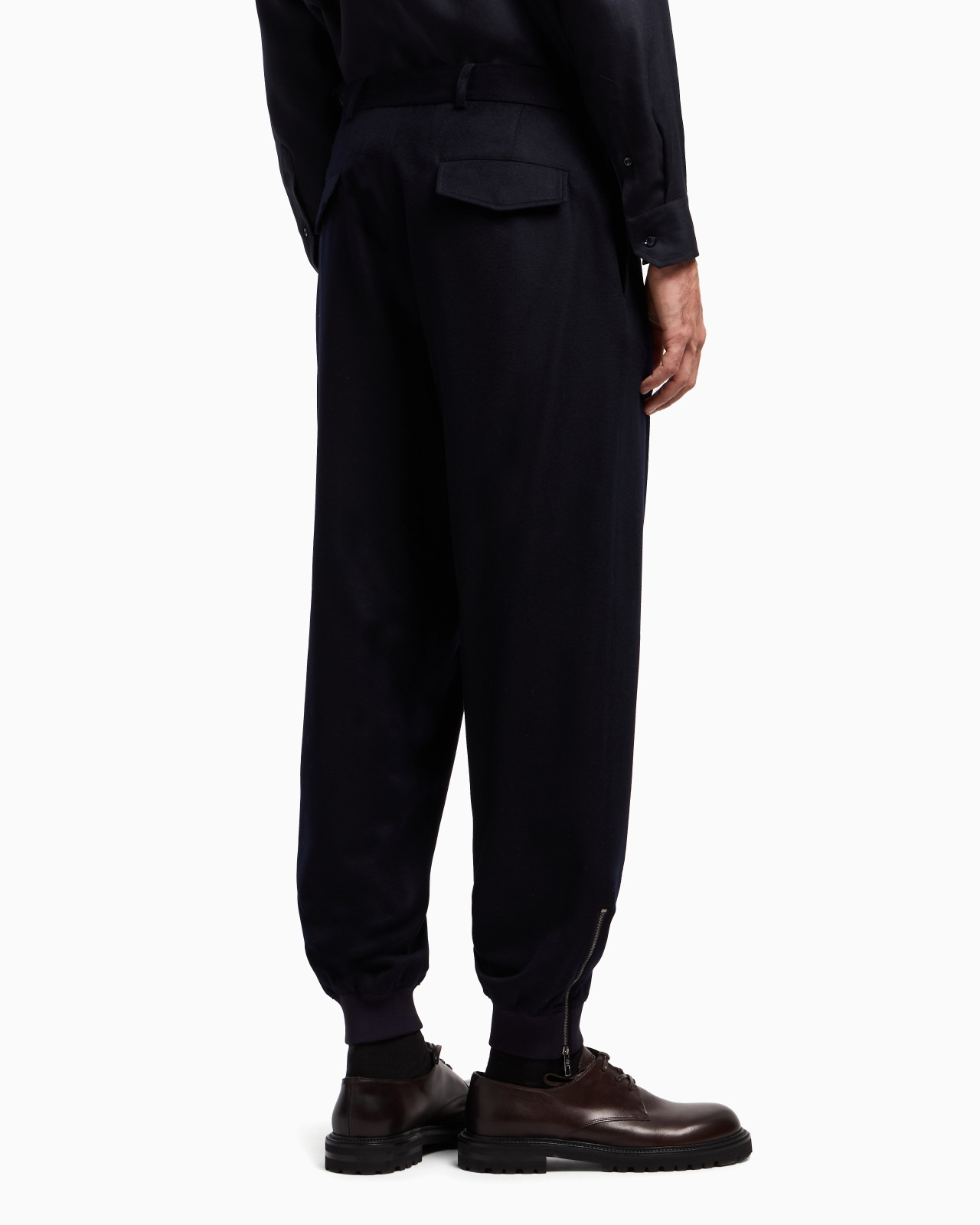 SINGLE-PLEAT TROUSERS IN LIGHTWEIGHT CASHMERE CLOTH - 3