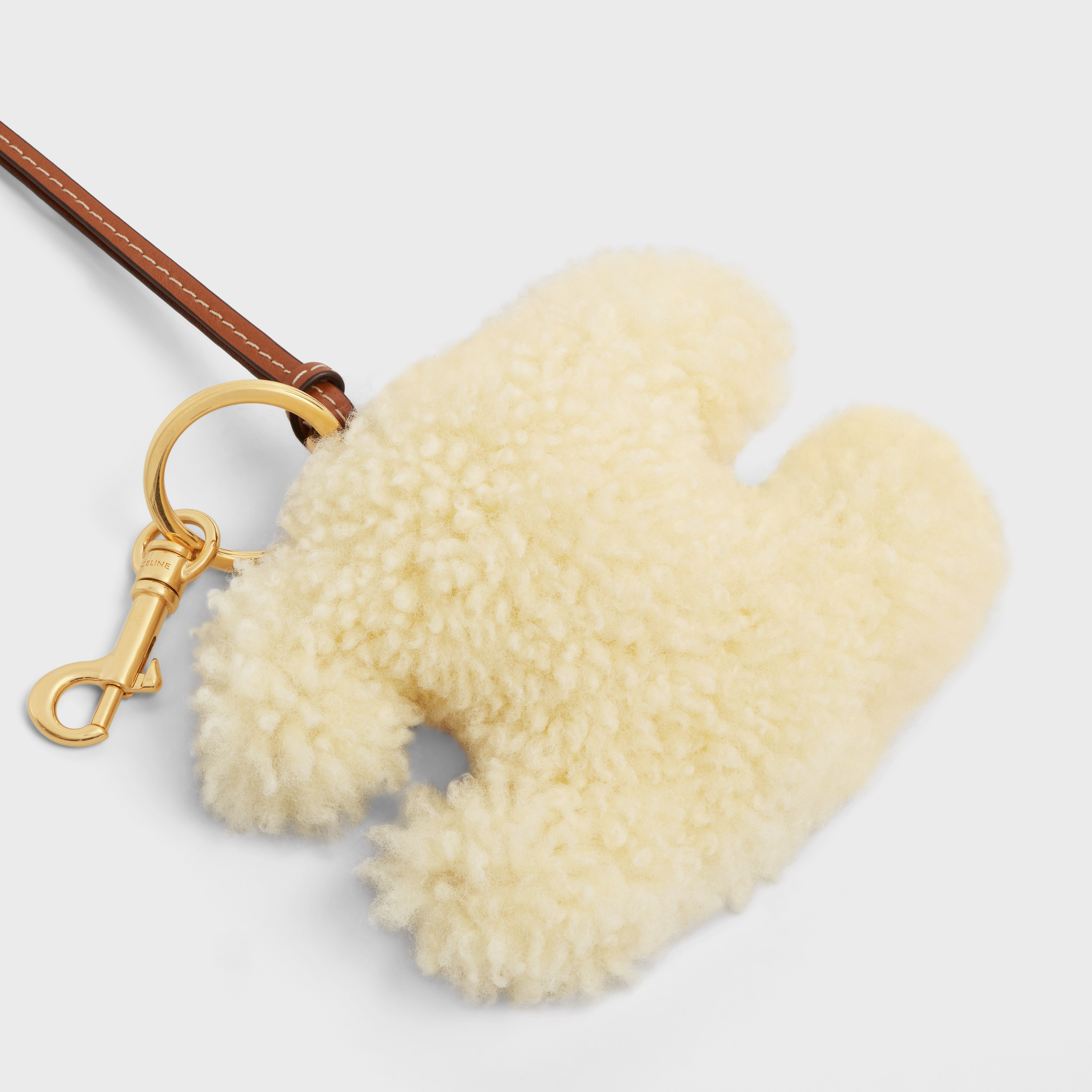 【CELINE】TRIOMPHE pom-pom keyring ポンポン キーリング TRIOMPHE pom-pom keyring with heart in SHEARLING AND ACETATE