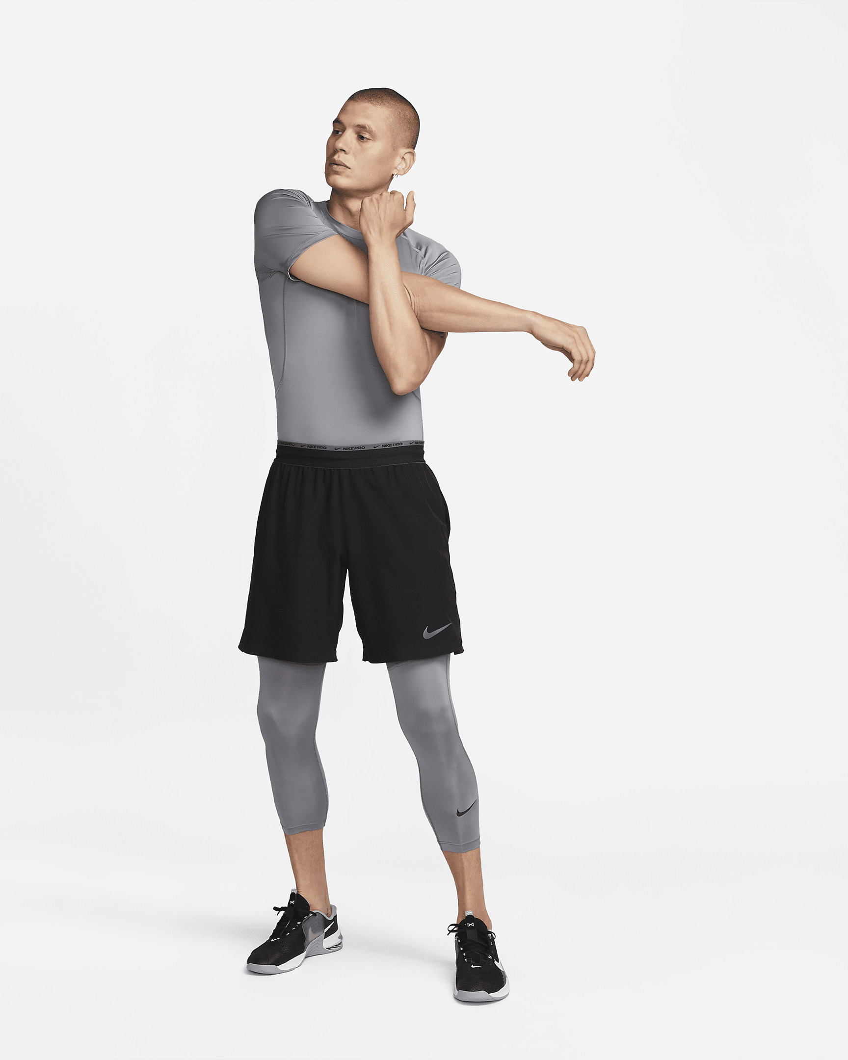 ★★Nike★★ Pro Dry Fit Tight Short Sleeve Fitness Top M Wh Nike Pro Men's Dri-FIT Tight Short-Sleeve Fitness Top. Nike ID