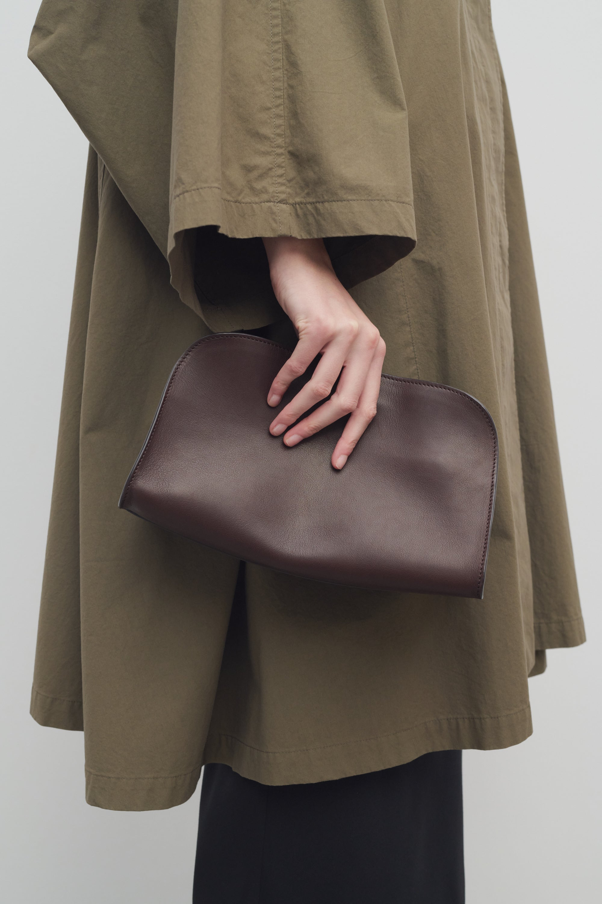 Peggy Clutch in Leather - 5