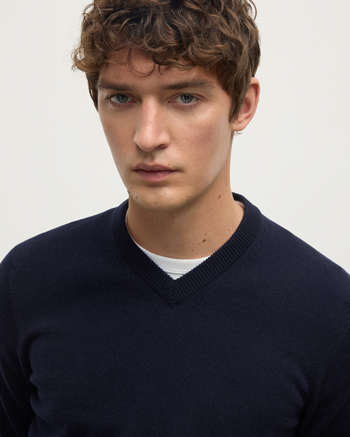 Classic Cashmere Navy V Neck Jumper - 5