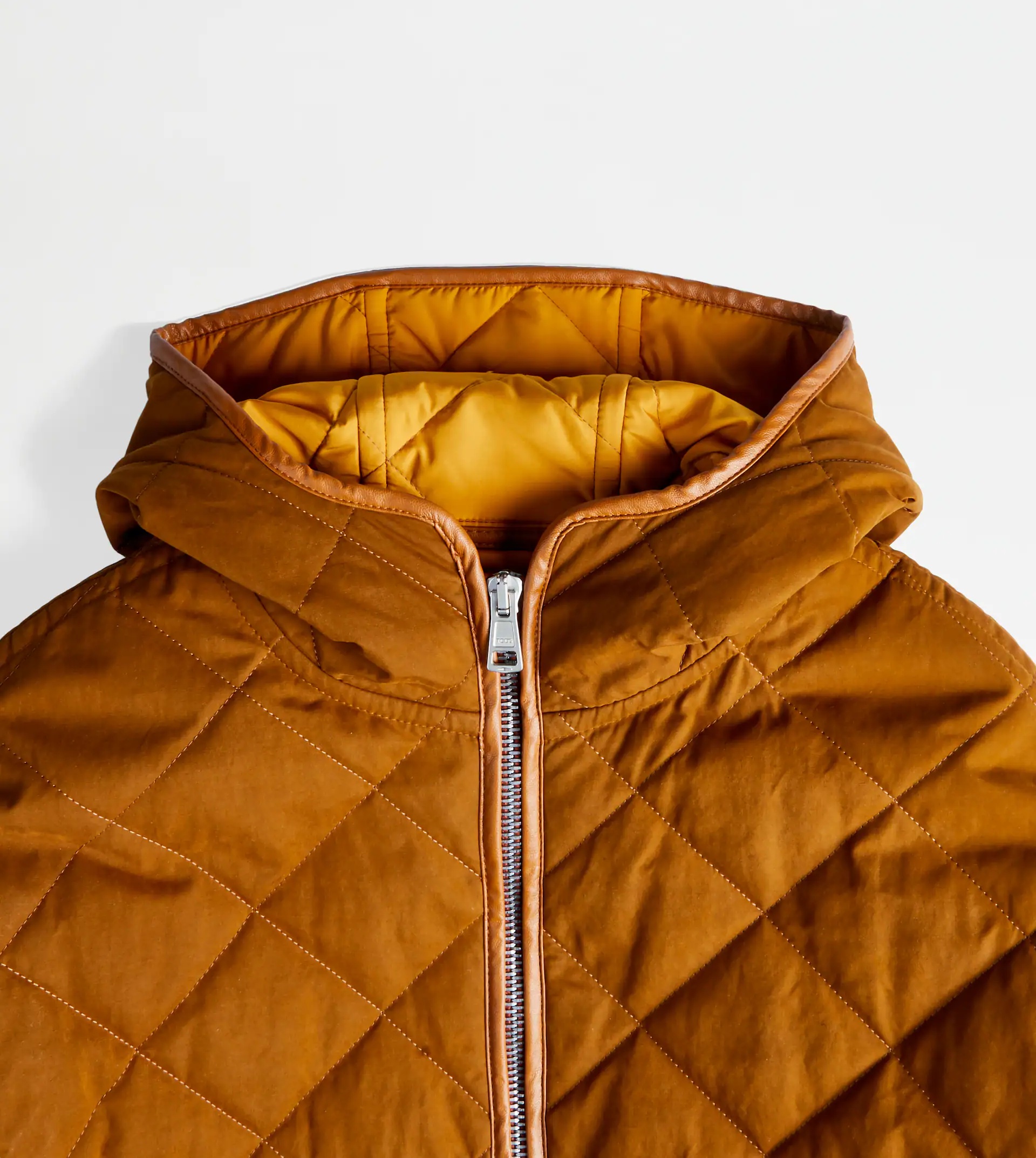 TOD'S QUILTED COAT - 9