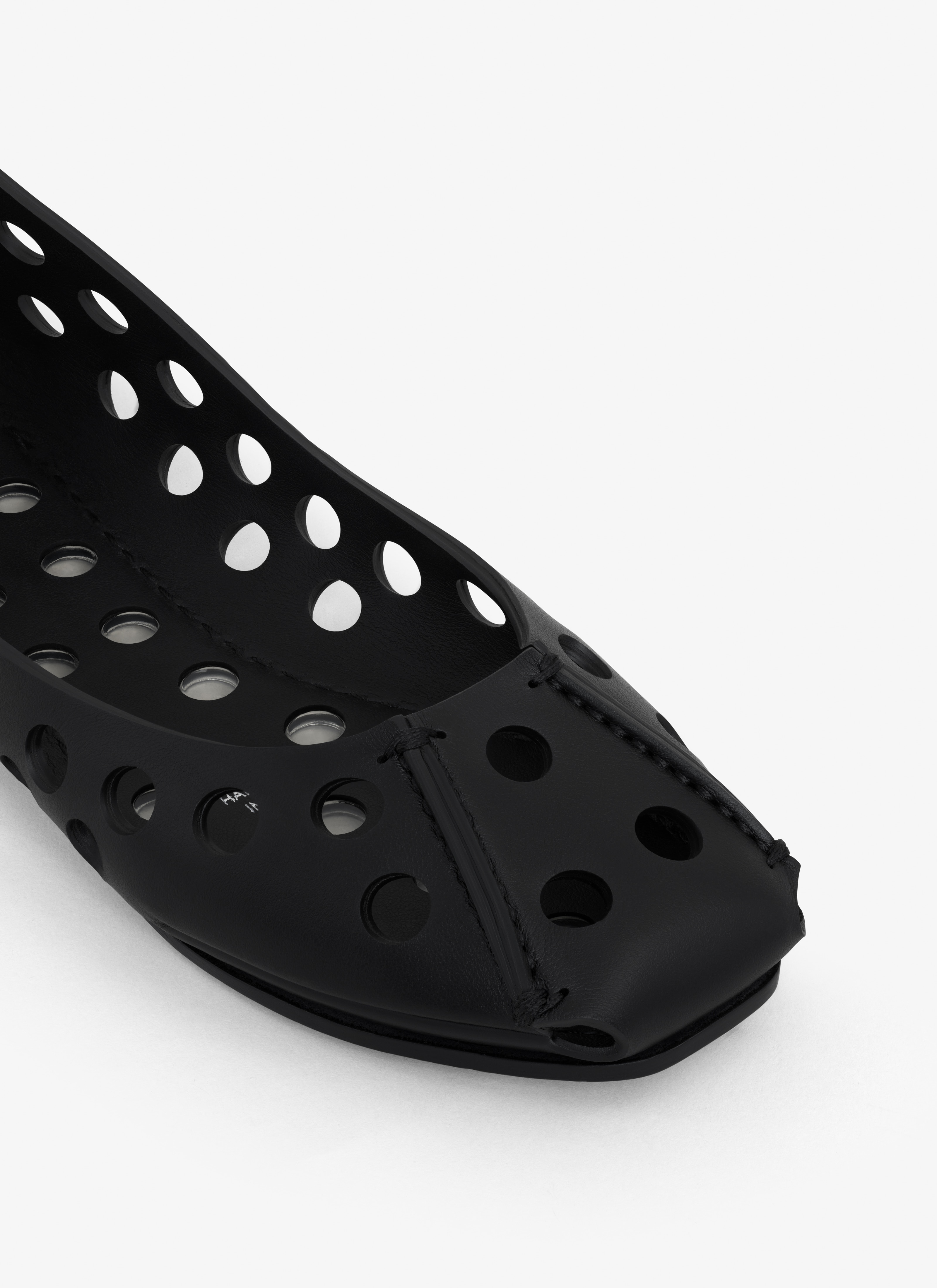 PERFO BALLET FLATS IN CALFSKIN - 4