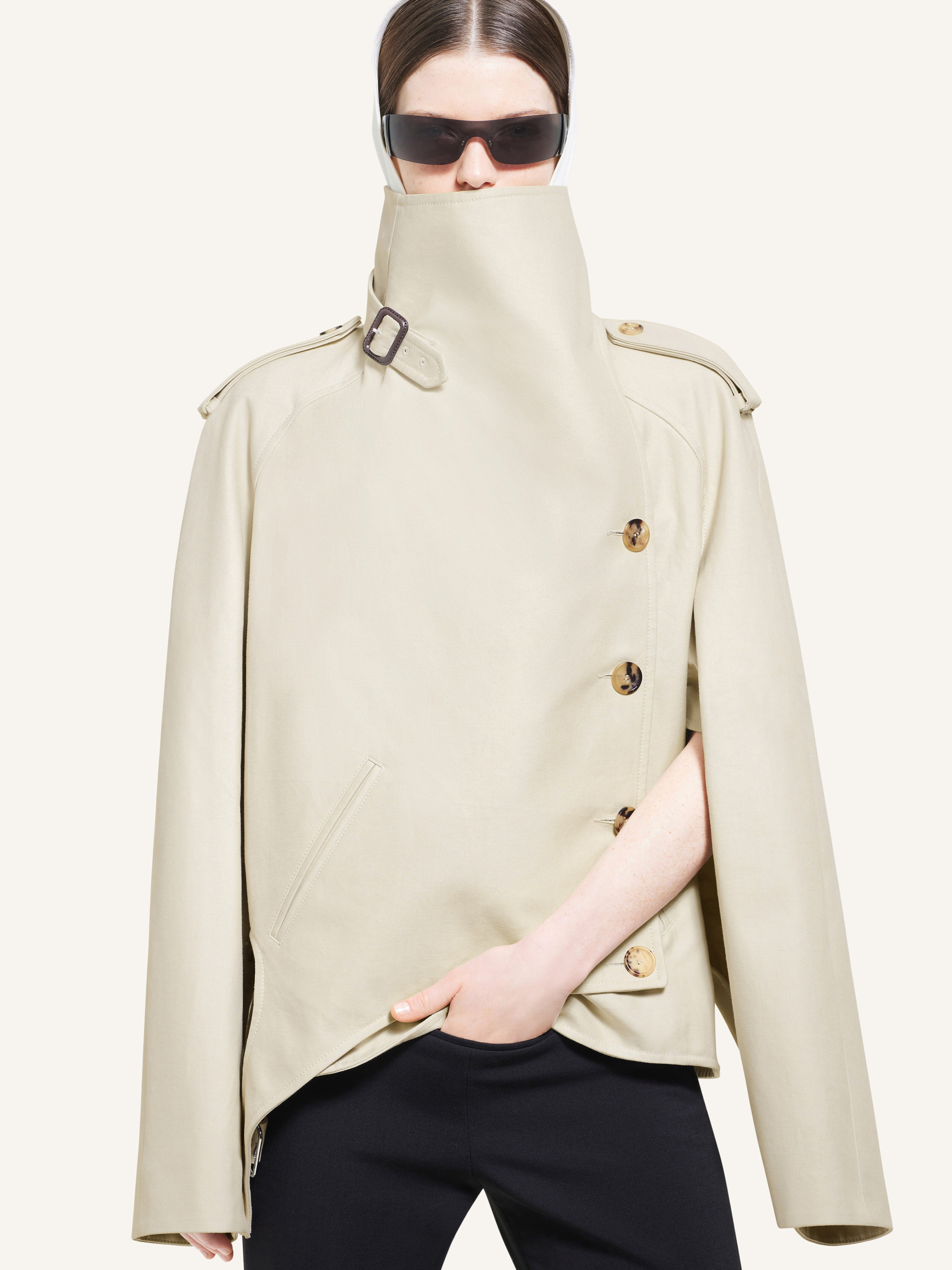SHORT OBLIQUE TRENCH COAT - 4