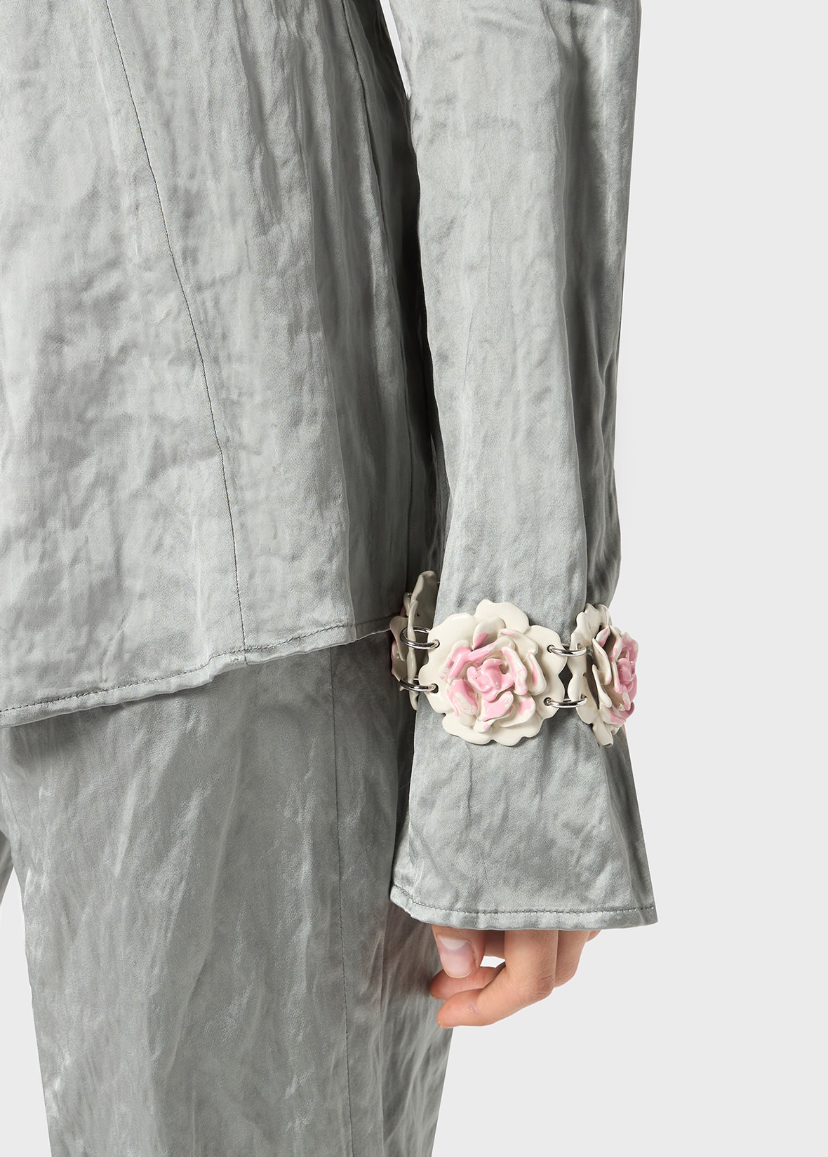 METAL BRACELET WITH ENAMELED ROSES - 3