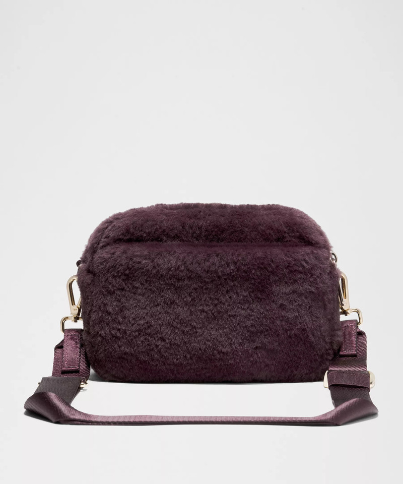 Everywhere Crossbody Bag 2L *Plush Fleece 3