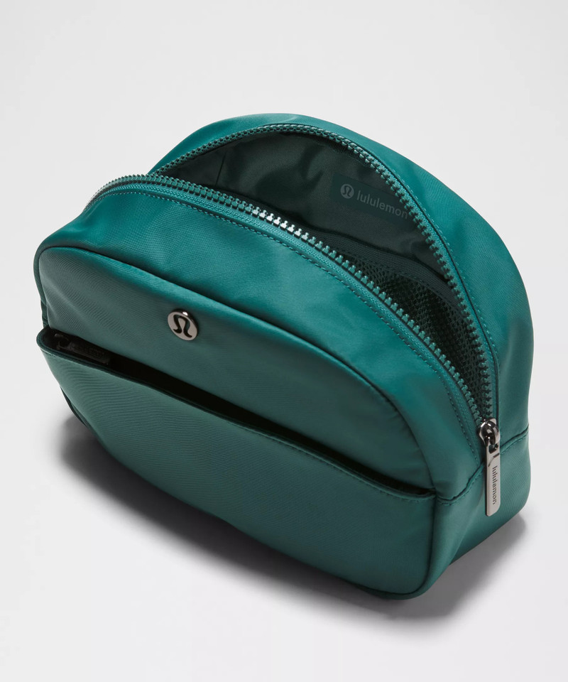 City Essentials Pouch 4L 3