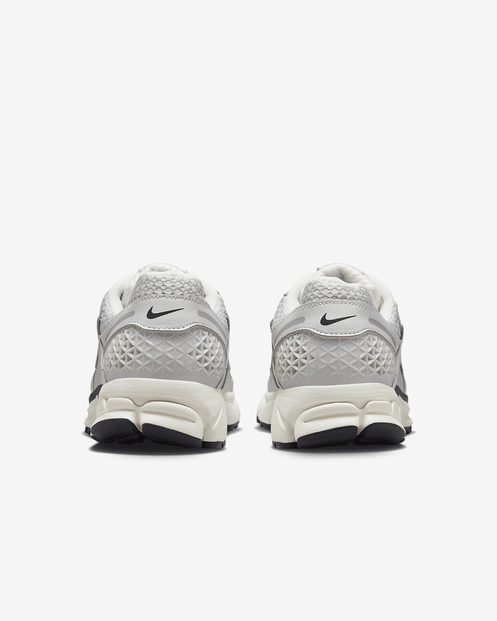 Nike Zoom Vomero 5 Women's Shoes - 7
