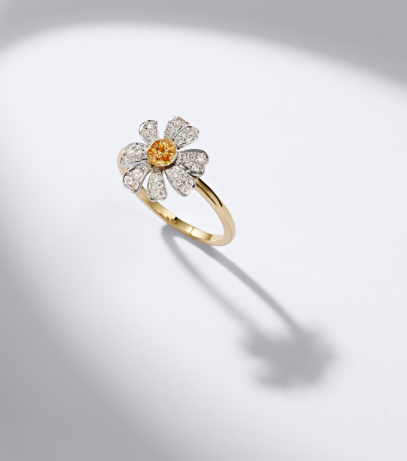 Marguerite 9kt gold ring with diamonds and citrines 5