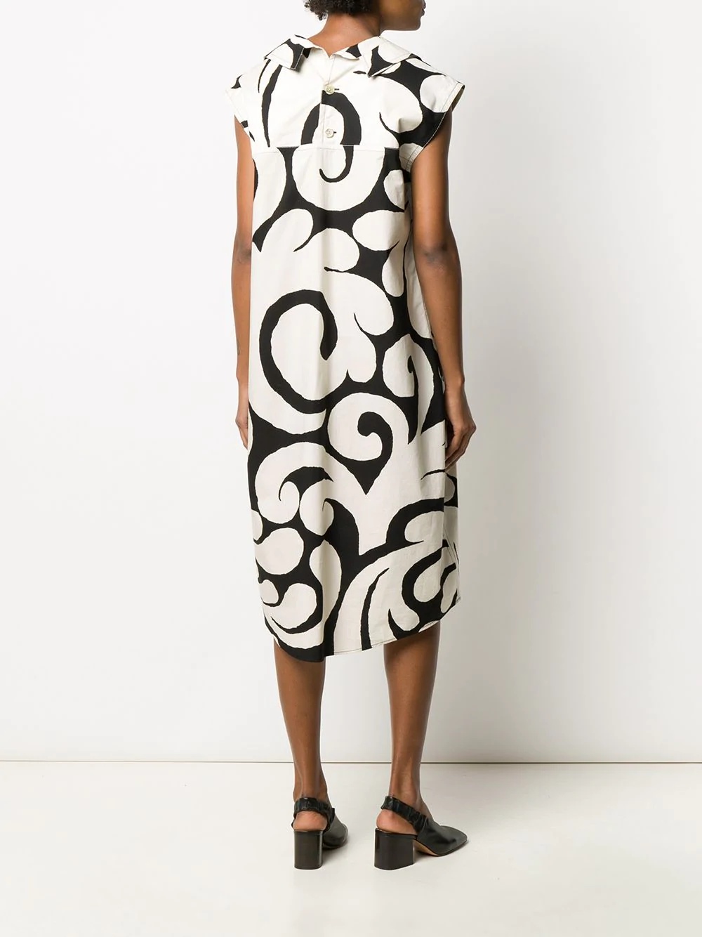 baroque print sleeveless midi-dress - 4