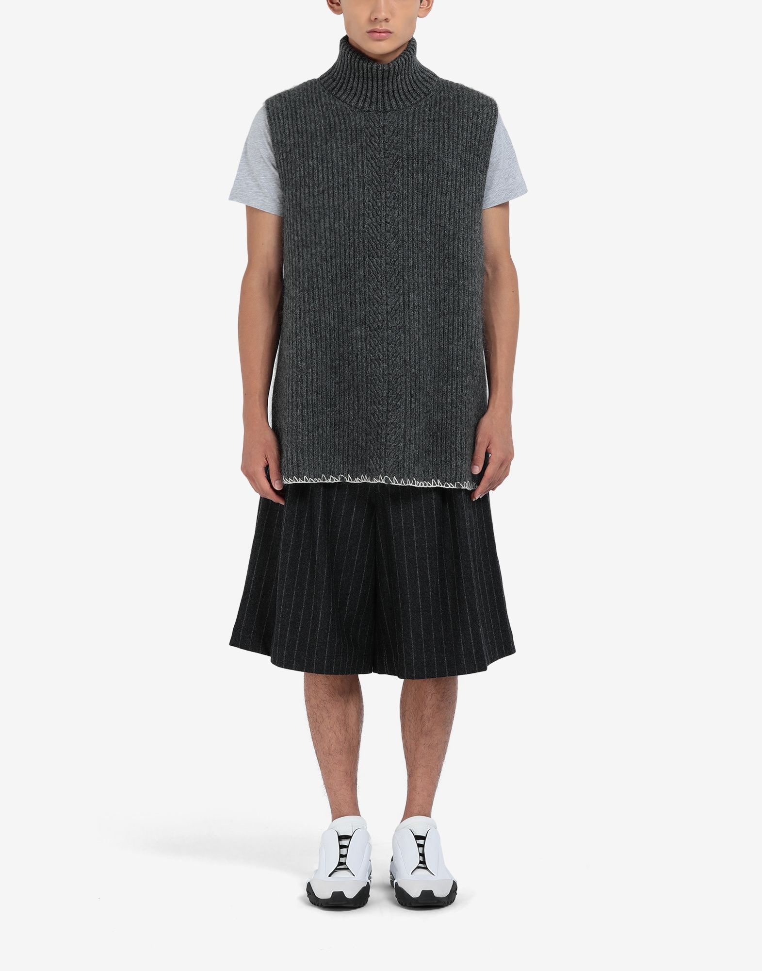 Sleeveless high-neck  wool sweater - 2