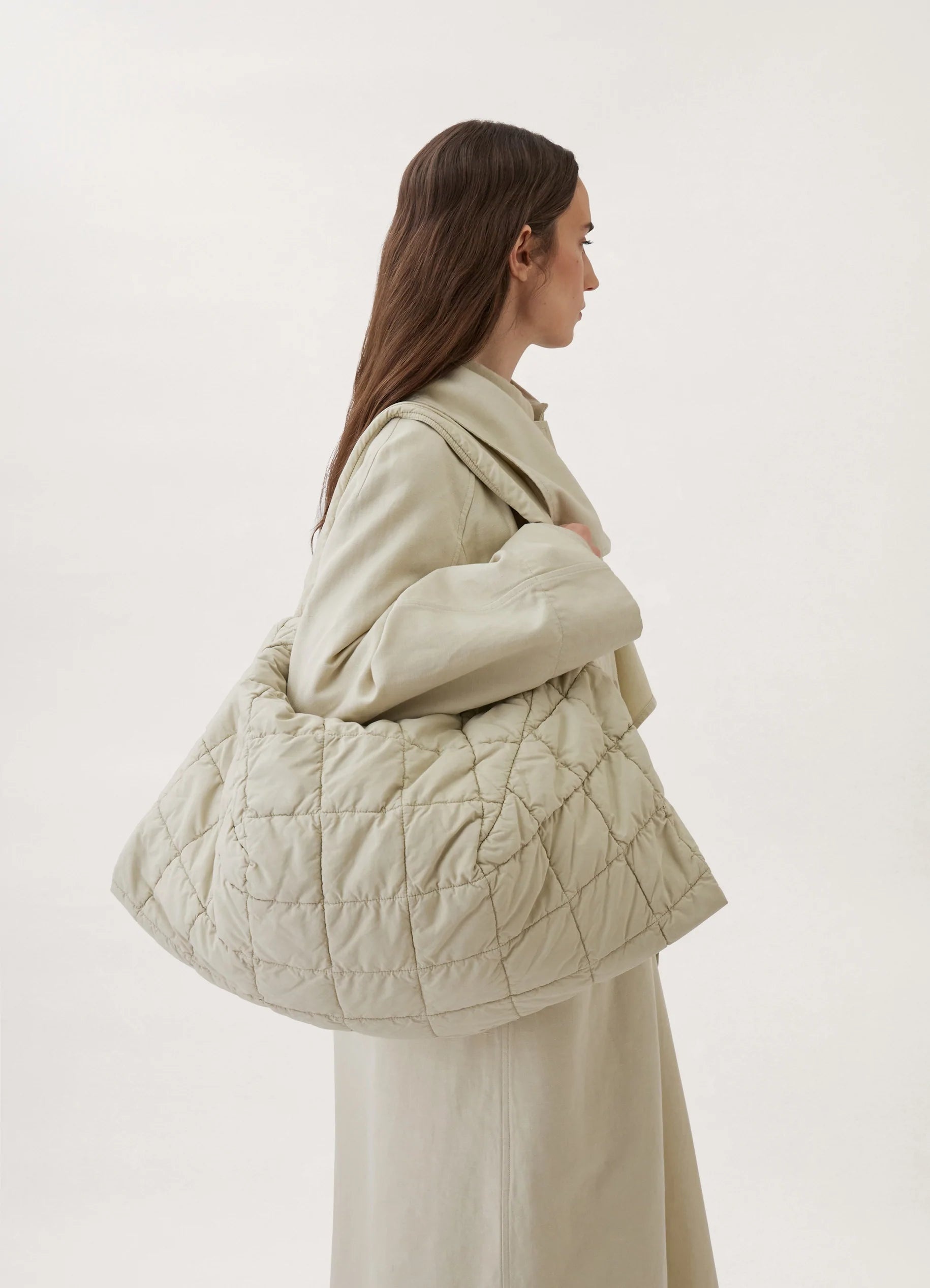 WADDED LARGE TOTE BAGE
COTTON NYLON 4