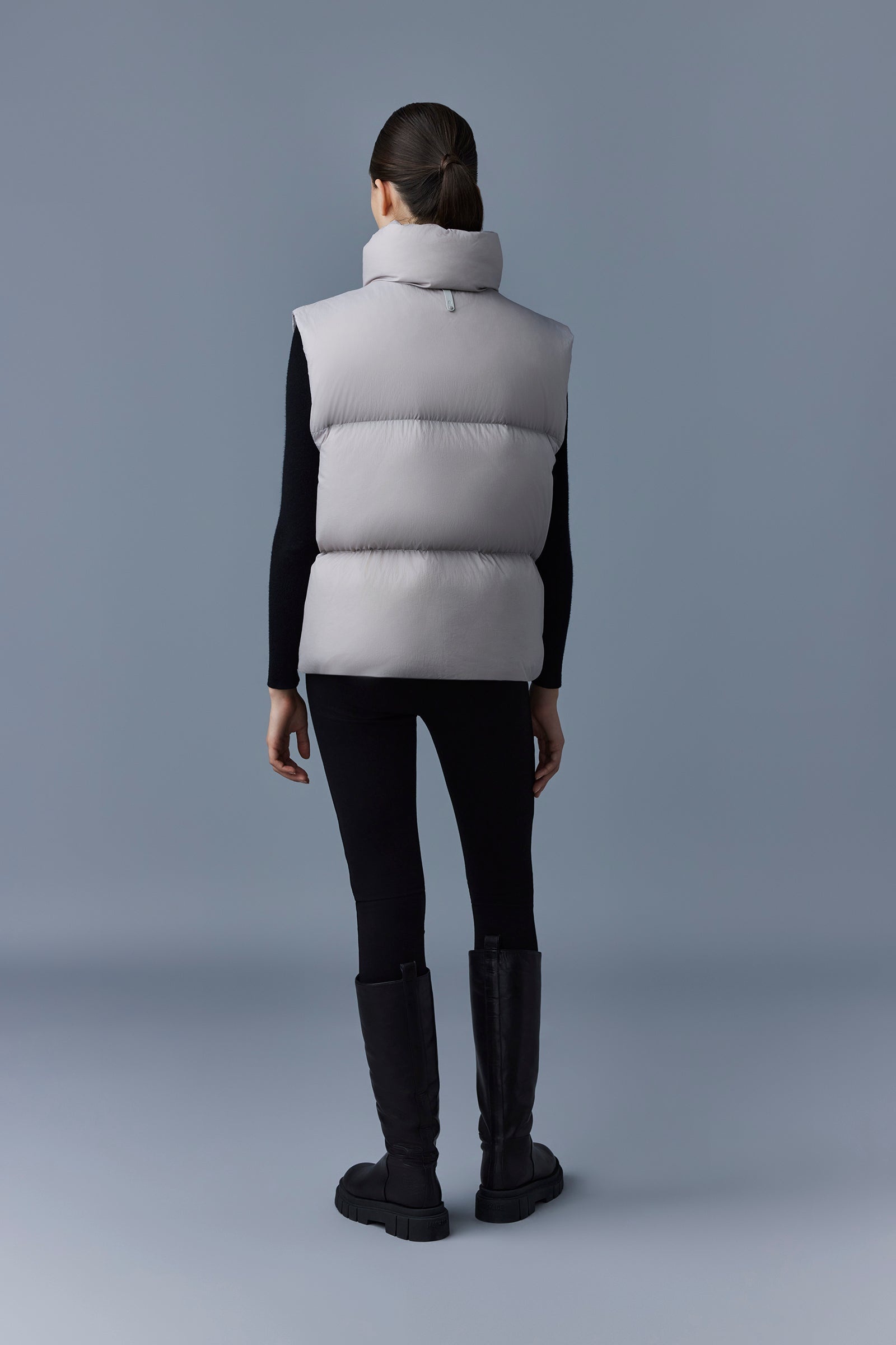 NAKI Down vest with stand collar - 4
