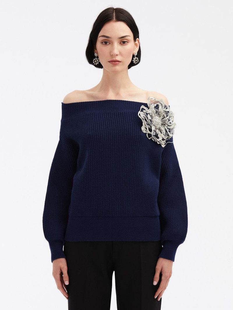 OFF SHOULDER FLORAL APPLIQUÉ PULLOVER 1