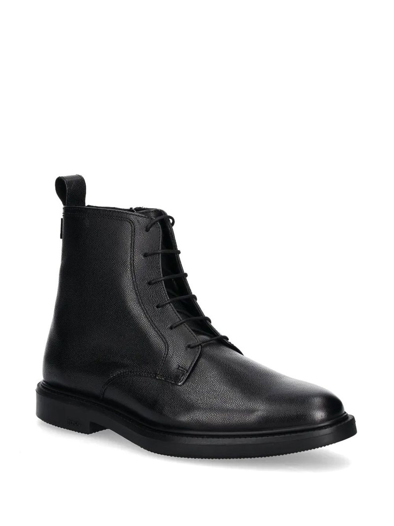 BOSS Larry boots outlook
