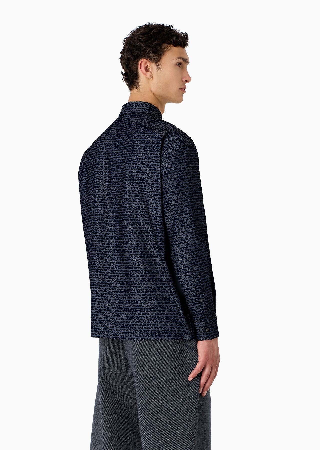 Comfortable chambray shirt with all-over flock logo lettering - 3