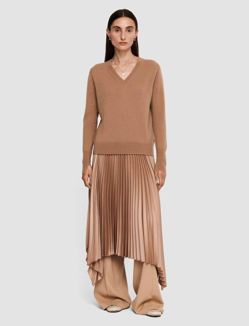JOSEPH Light Pure Cashmere V Neck Jumper outlook