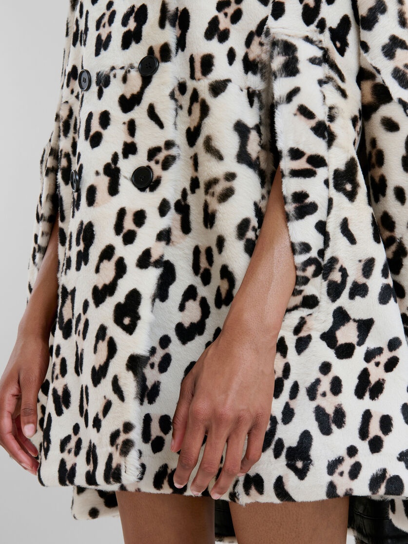 SHORN SHEARLING CAPE WITH ANIMALIER PRINT - 5