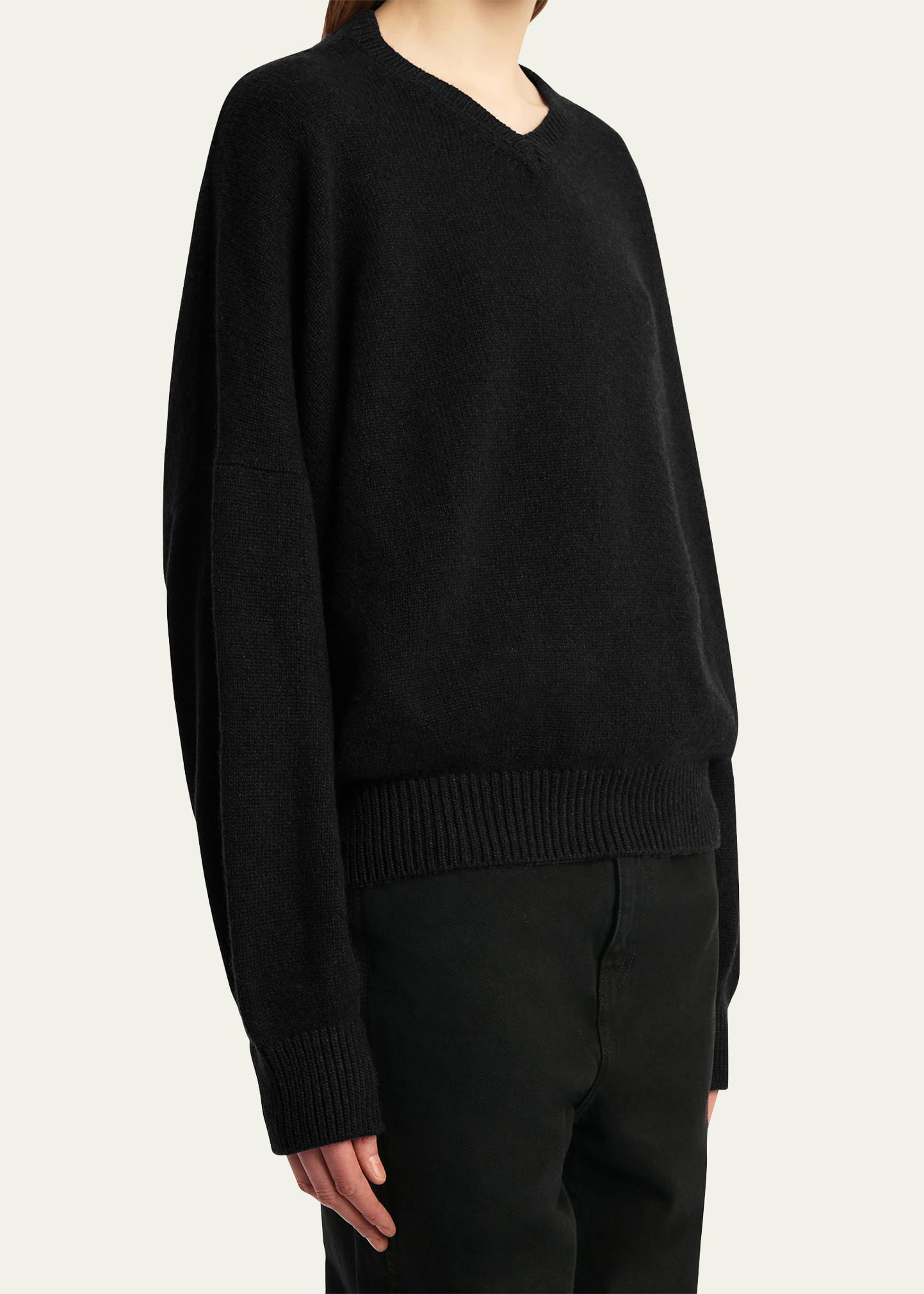 Wolfe V-Neck Cashmere Sweater - 5
