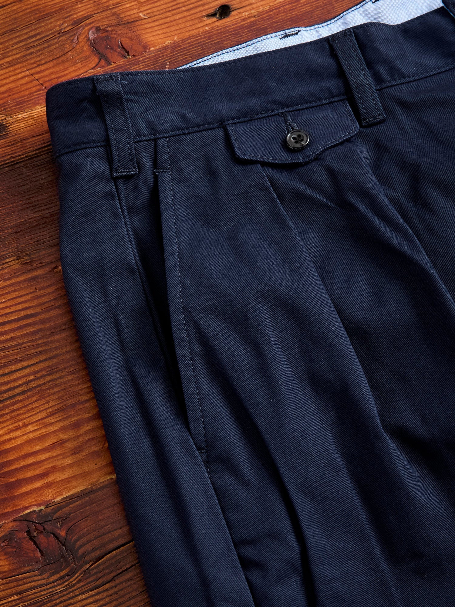 2-Pleat Twill Trousers in Navy - 6