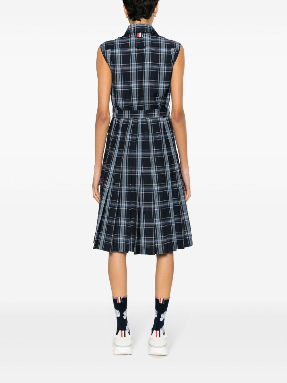 plaid-check pleated shirtdress - 4