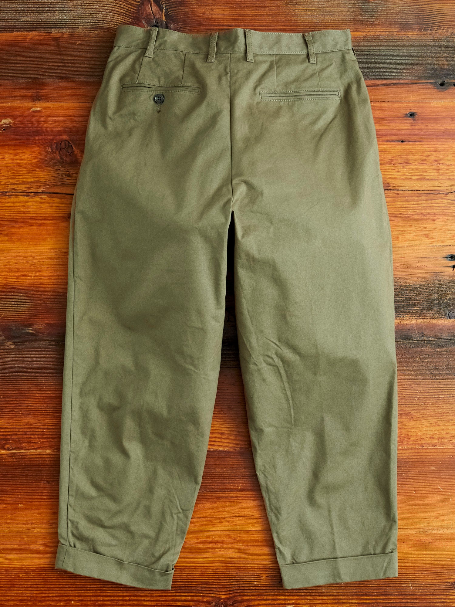 2-Pleat Twill Trousers in Olive - 11