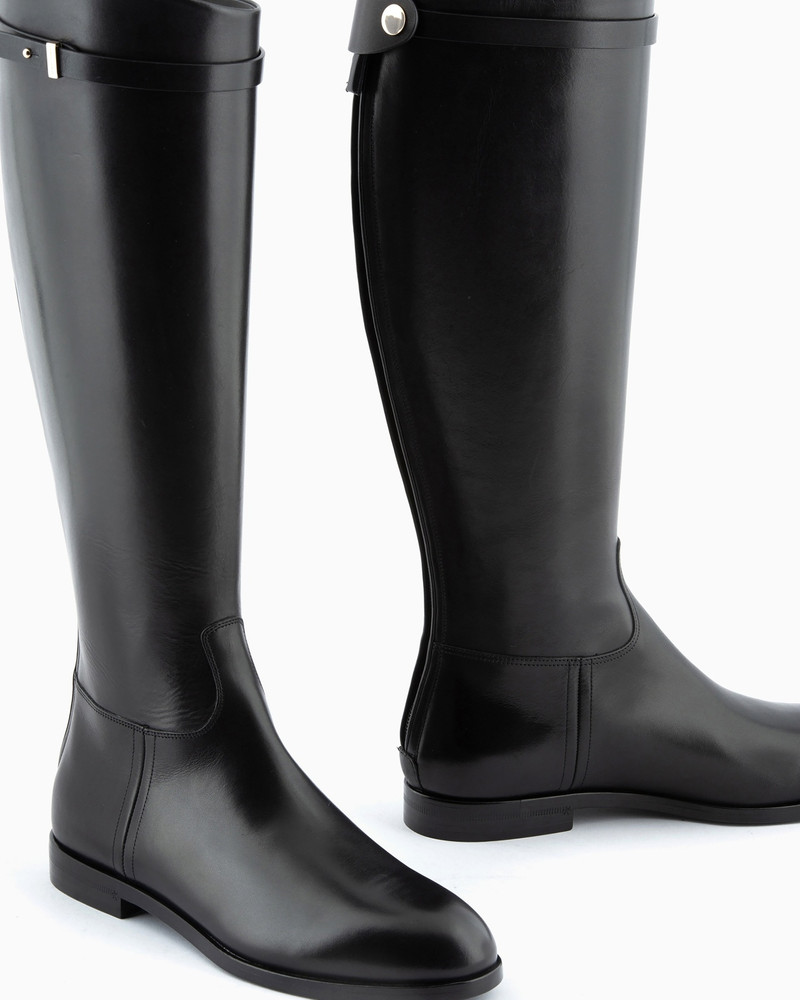 High-heeled, glossy leather boots 3