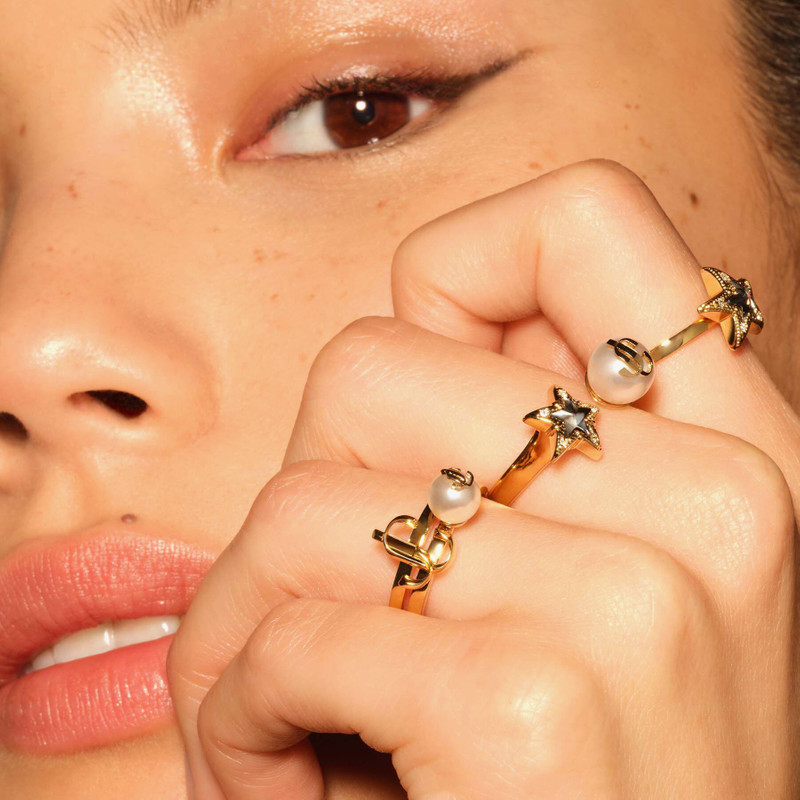 JC Star Ring
Gold-Finish Metal Star Ring with Swarovski Crystals 6