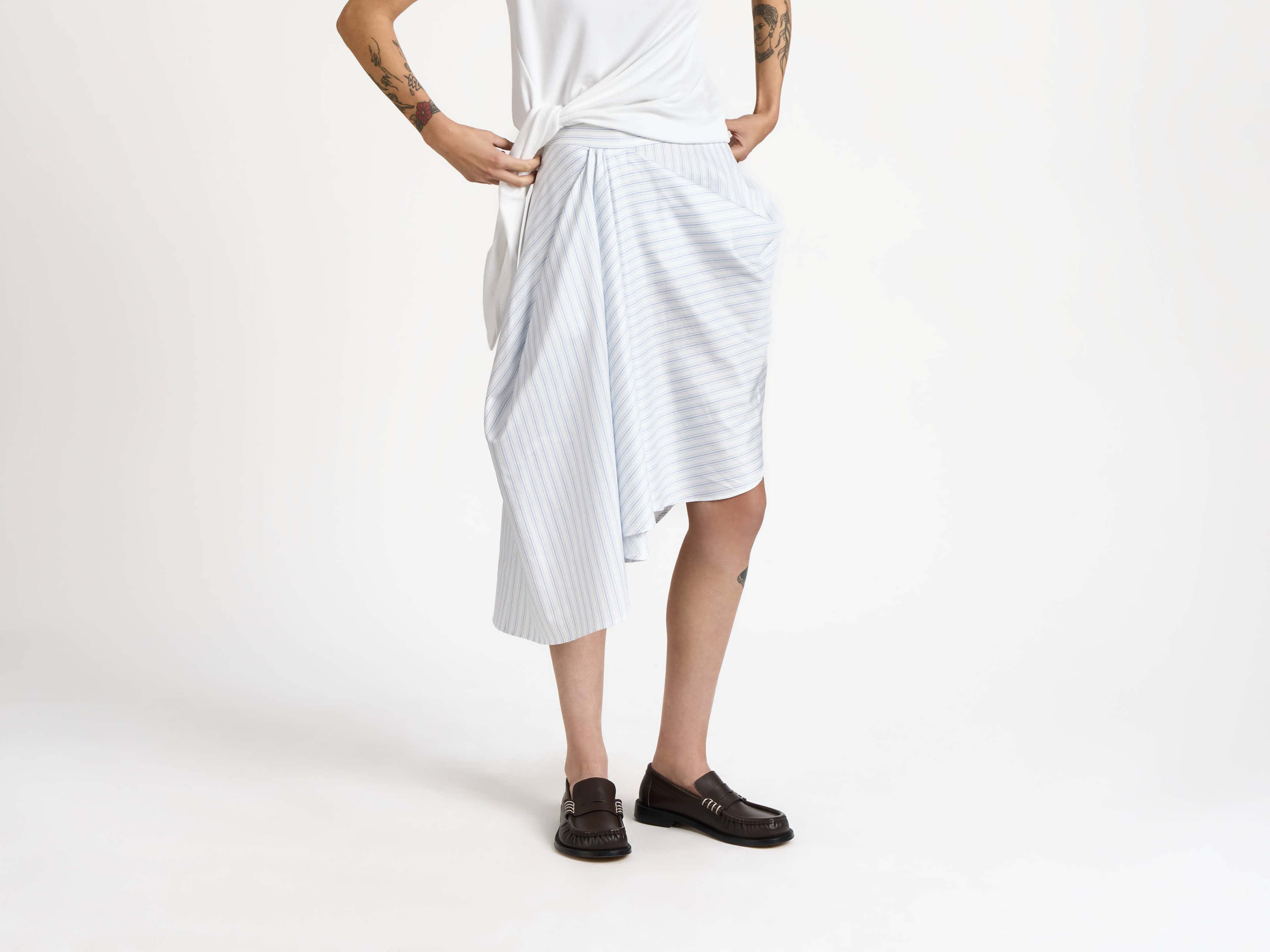ASYMMETRIC DRAPED SKIRT IN WHITE & BLUE - 6