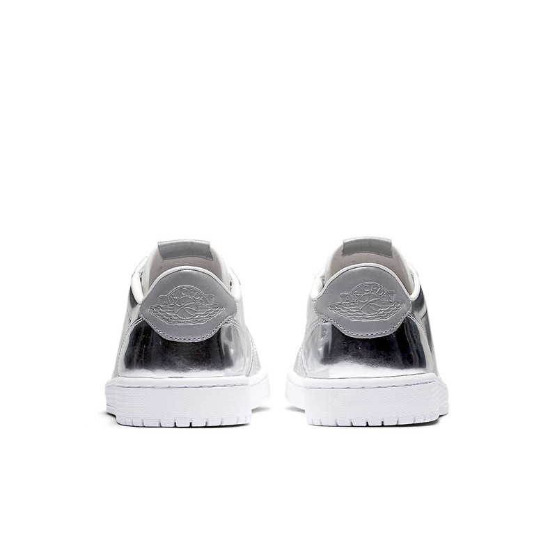 Jordan Air Jordan 1 Retro Low OG Pinnacle 'Metallic Silver' 852549-003 outlook