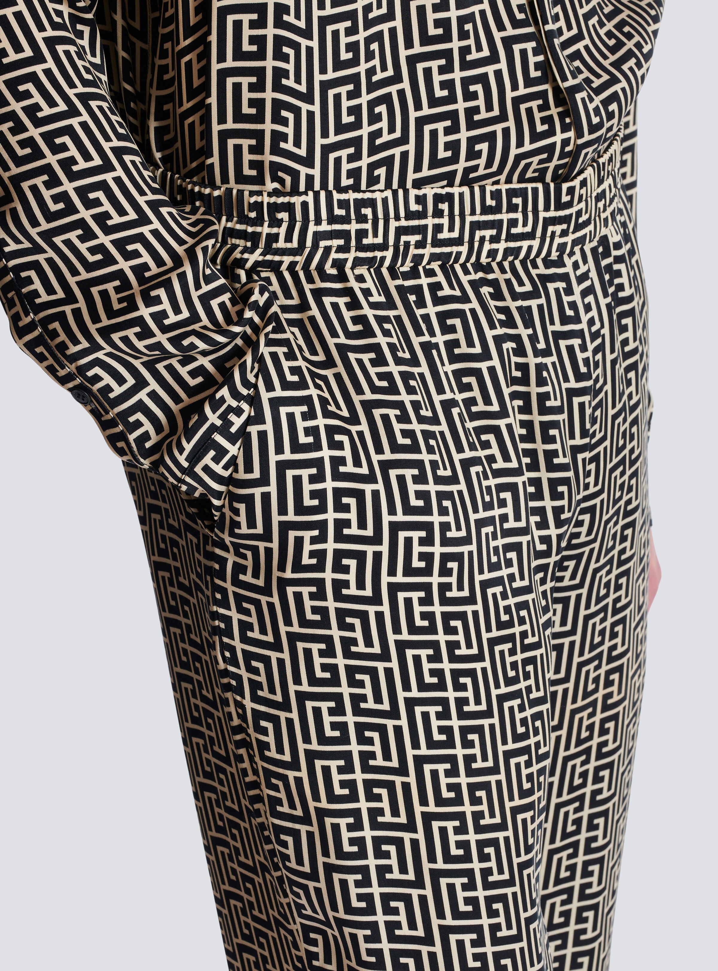Monogrammed flowing trousers - 6