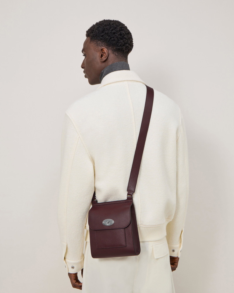 Mulberry Small Antony
Black Cherry Small Classic Grain outlook