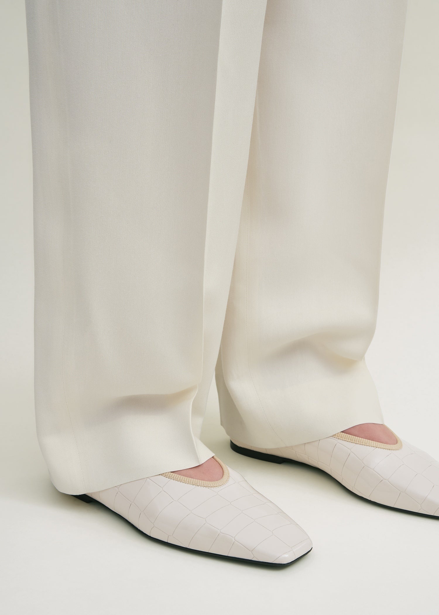 Minimalist croco-embossed ballerinas oyster - 3