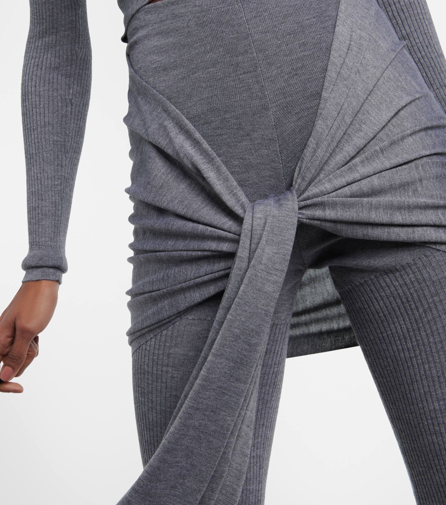 Tie-front cashmere and silk turtleneck sweater - 5